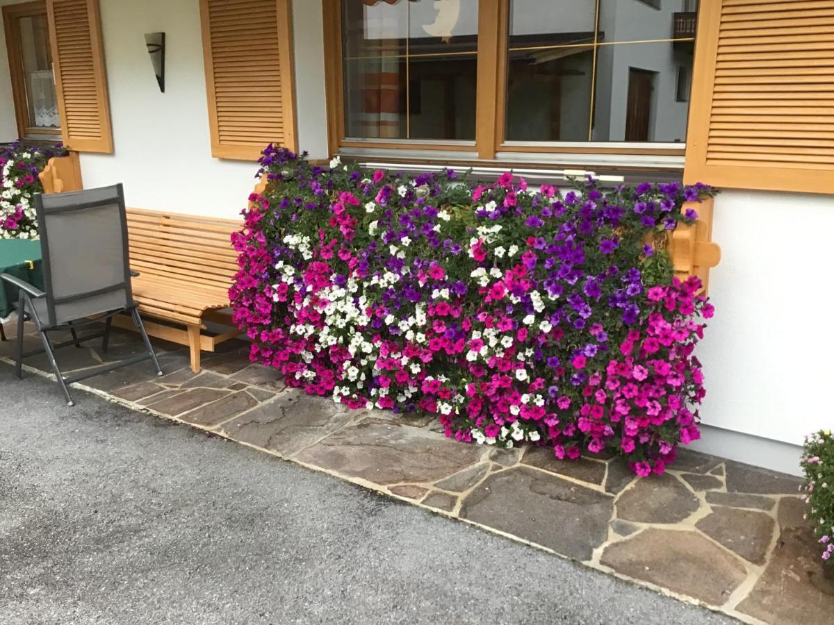 Gaestehaus Wanker Ehrwald Bagian luar foto