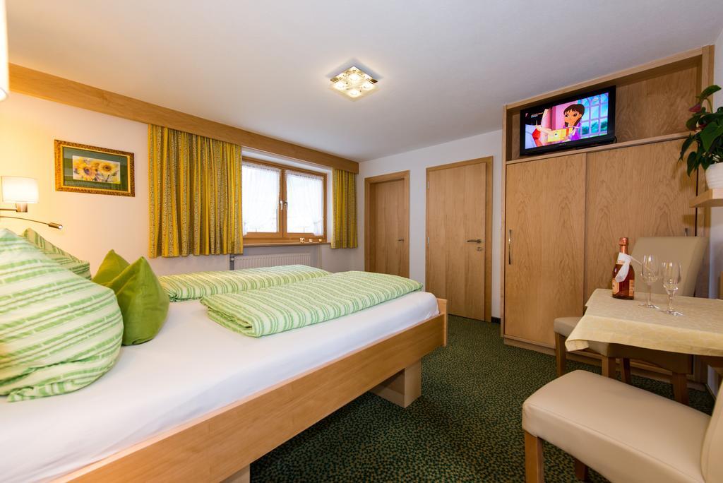Gaestehaus Wanker Ehrwald Bagian luar foto